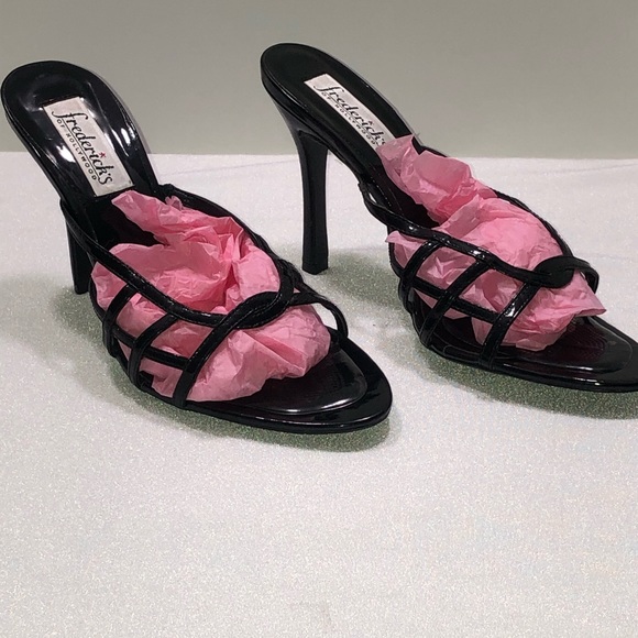 Frederick's of Hollywood Shoes - Fredricks of Hollywood Vintage strappy black heels
